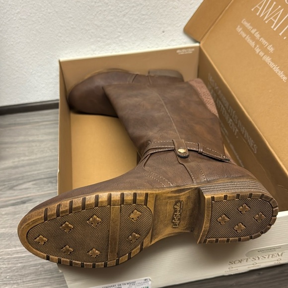 LIFESTRIDE Women's XTrovert Riding Boot (WIDE) - Picture 4 of 5